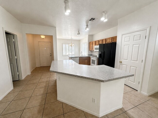 Building Photo - 10912 Golden Birch Pl