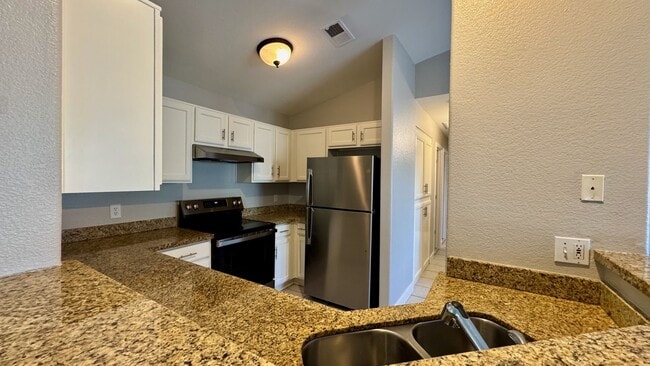 Building Photo - Beautifully Updated 3 Bedroom, 2 Bathroom Single-Level Home in Chandler (85225)!