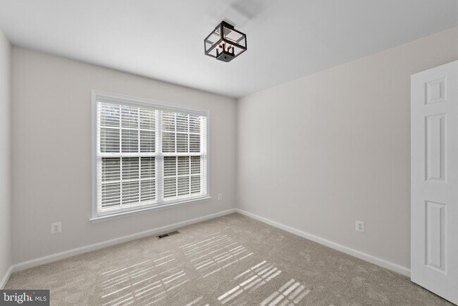 Building Photo - 7722 Yalta Way