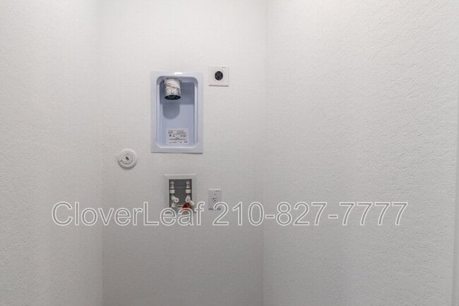 Building Photo - 8523 Loska Grn