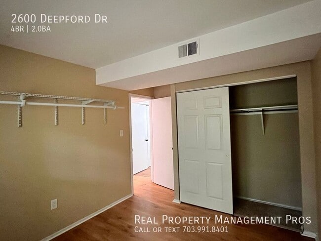 Building Photo - 2600 Deepford Dr