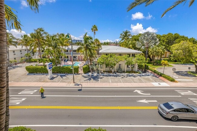 Building Photo - 4445 El Mar Dr