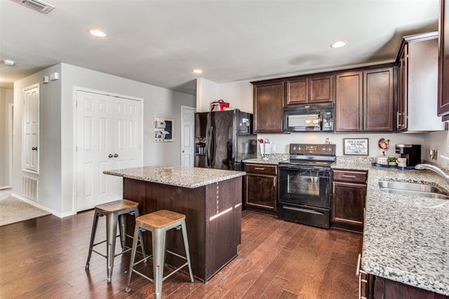 Building Photo - 3001 Pinyon Pl