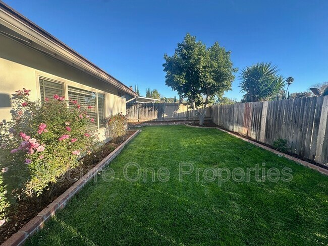 Building Photo - 2738 W Appalachian Ct