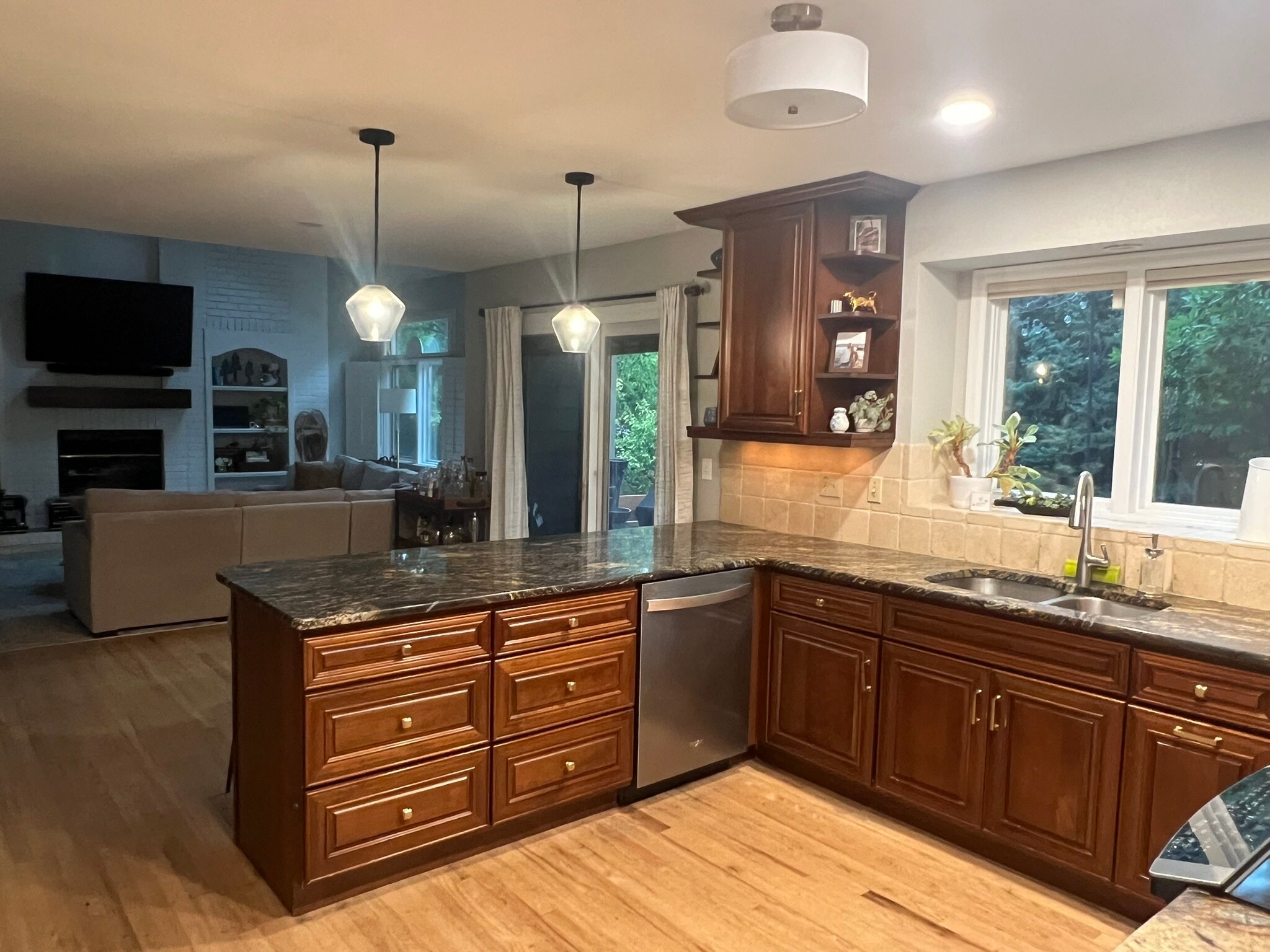 Building Photo - 7710 S Hickory Pl