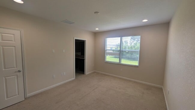 Building Photo - 2900 NW Treviso Cir