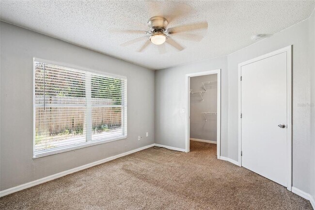 Building Photo - 5235 Florida Holly Dr