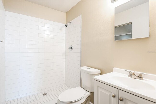 Building Photo - 2853 Magnolia Ave