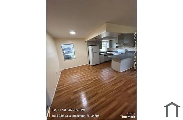 Building Photo - 1613 28th St W