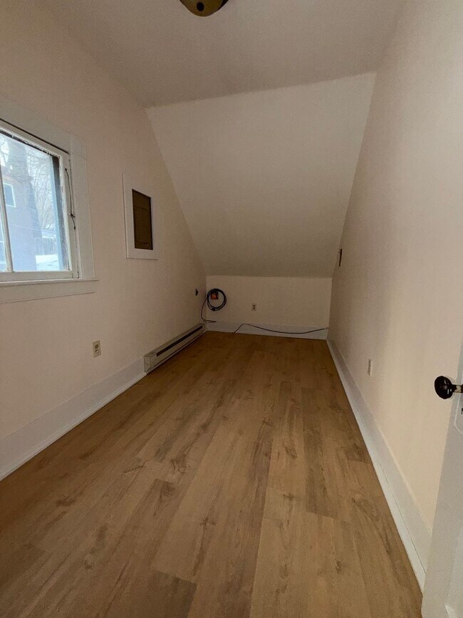 Building Photo - 139 Broadway