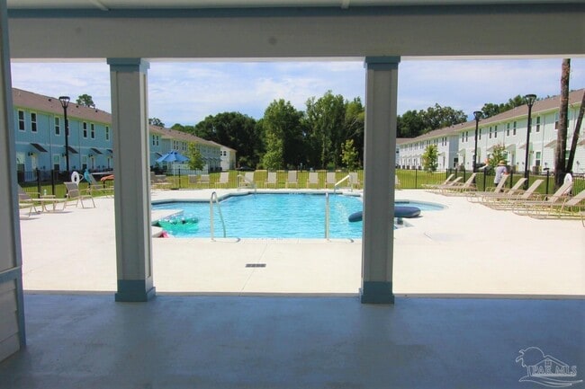 Building Photo - 1542 Iroquois Ct