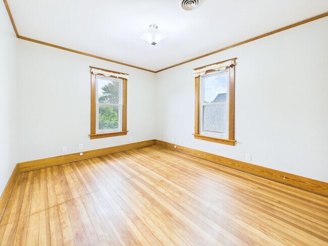 Building Photo - 1522 Park Wild Ave