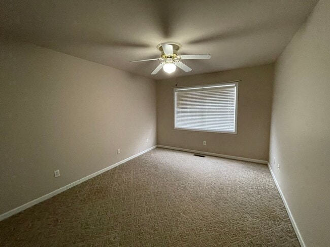 Building Photo - 112 Foxchase Ln