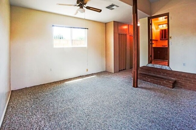 Building Photo - Coming Soon - Charming, Spacious 1Bdrm/1Ba...