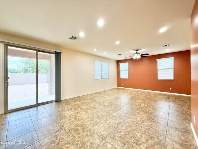 Building Photo - 4559 S Antonio