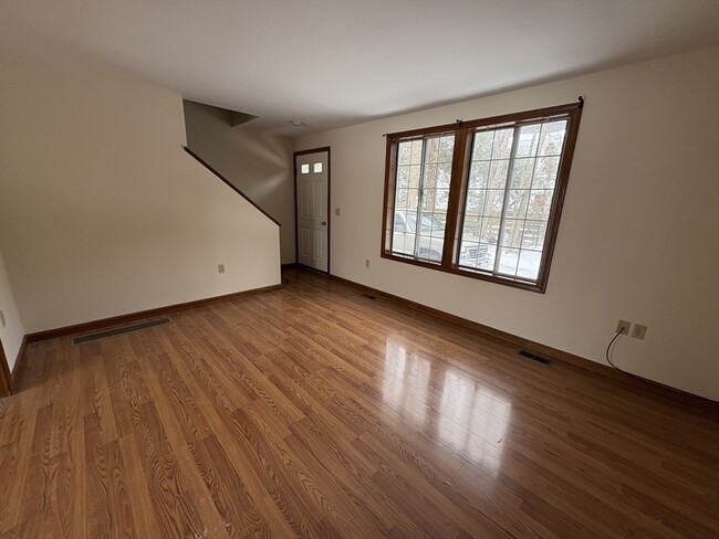 Building Photo - 23 Grove