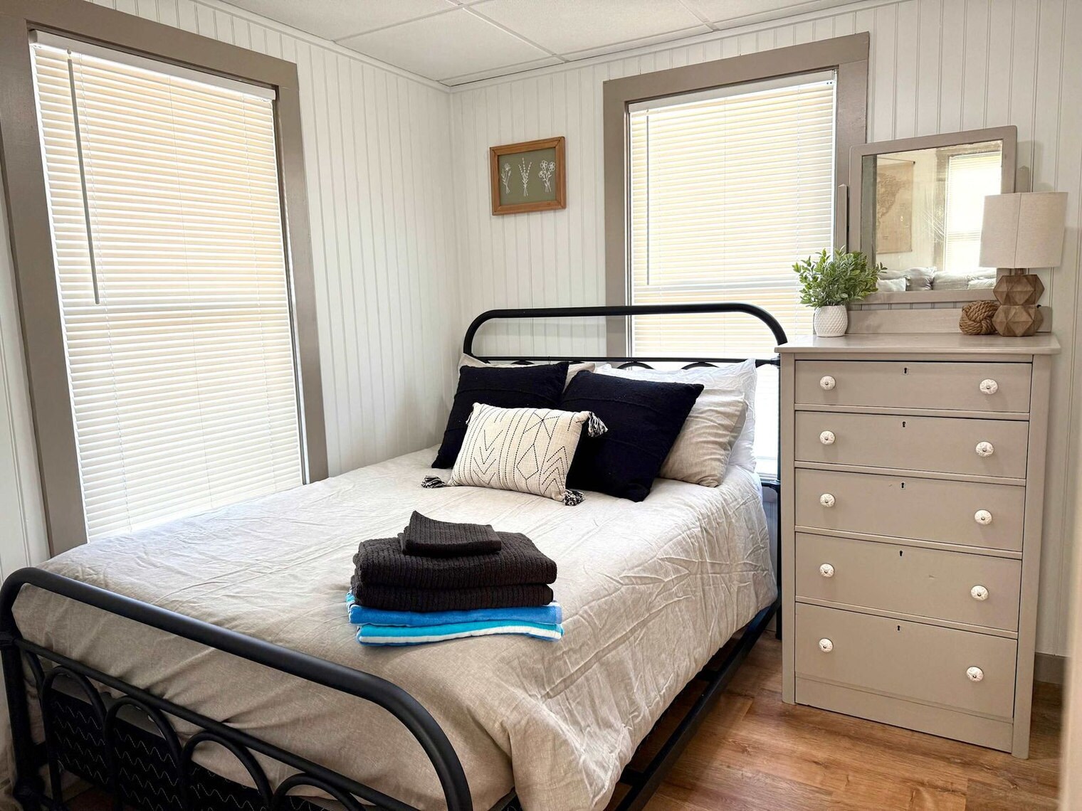 Building Photo - 2 Island Path