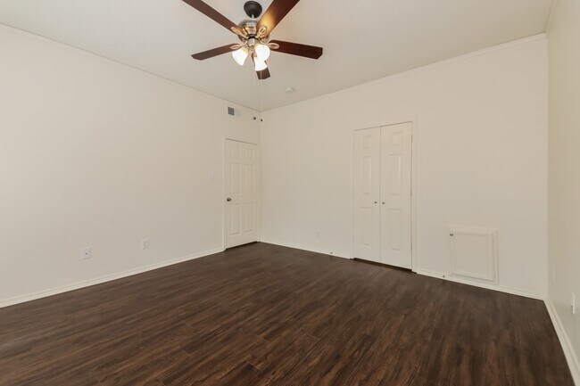 Building Photo - 8313 Spinnaker Cv