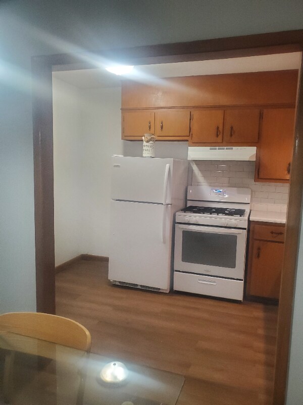 Building Photo - 1215 E Elm St