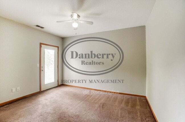 Building Photo - 1103 N Byrne Rd