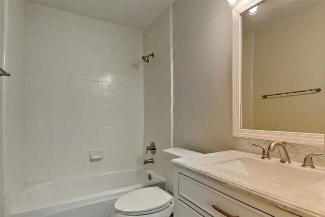 Building Photo - 18714 Timber Way Dr