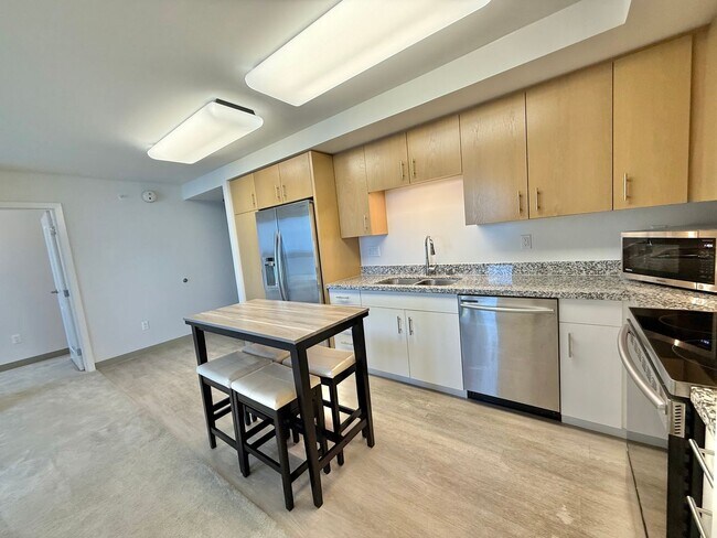 Building Photo - Rare 3-Bedroom, 2-Bath, 2 Parking at Ke Kilohana - Ward Village