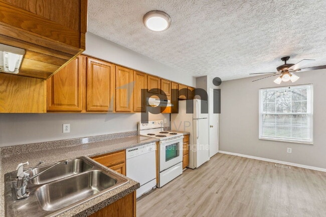 Building Photo - 3783 Petzinger Rd