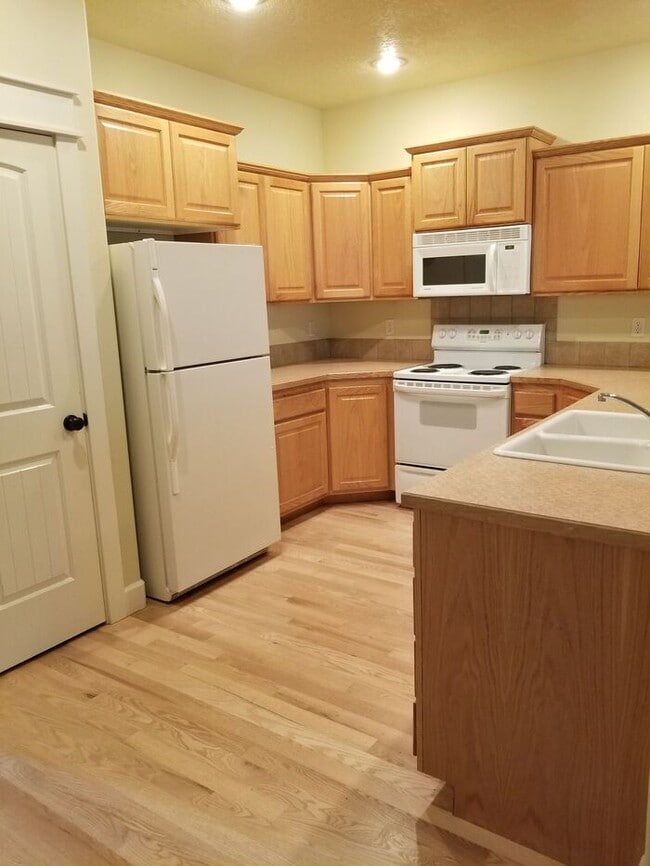 Building Photo - Great Southeast Boise Location!