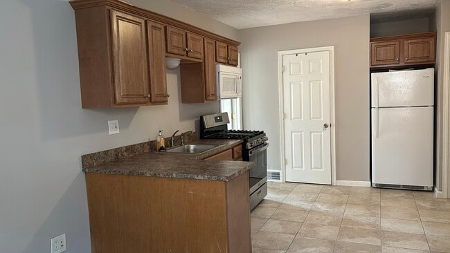 Building Photo - 12010 Paul Ave