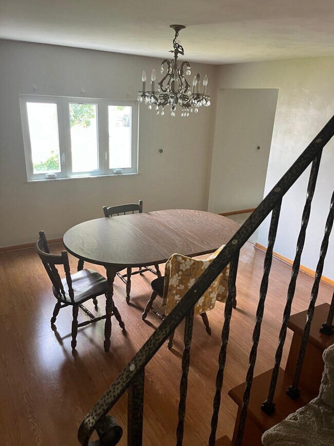 Dining - 86 Beech St