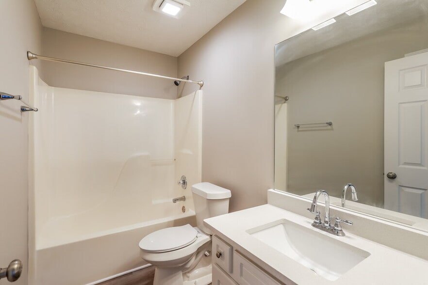 Building Photo - 663 Stonecrest Dr