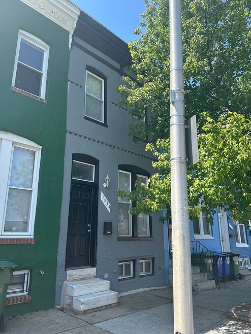 Building Photo - 1534 N Stricker St