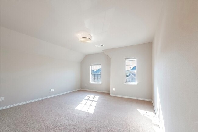 Building Photo - 6808 Badlands Dr