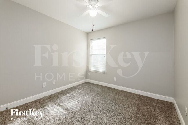 Building Photo - 503 Harvard Dr