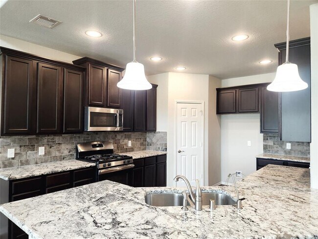 Building Photo - 14711 Sycamore Side Wy