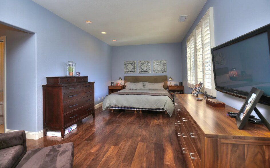 Primary bedroom - 120 Via Lee