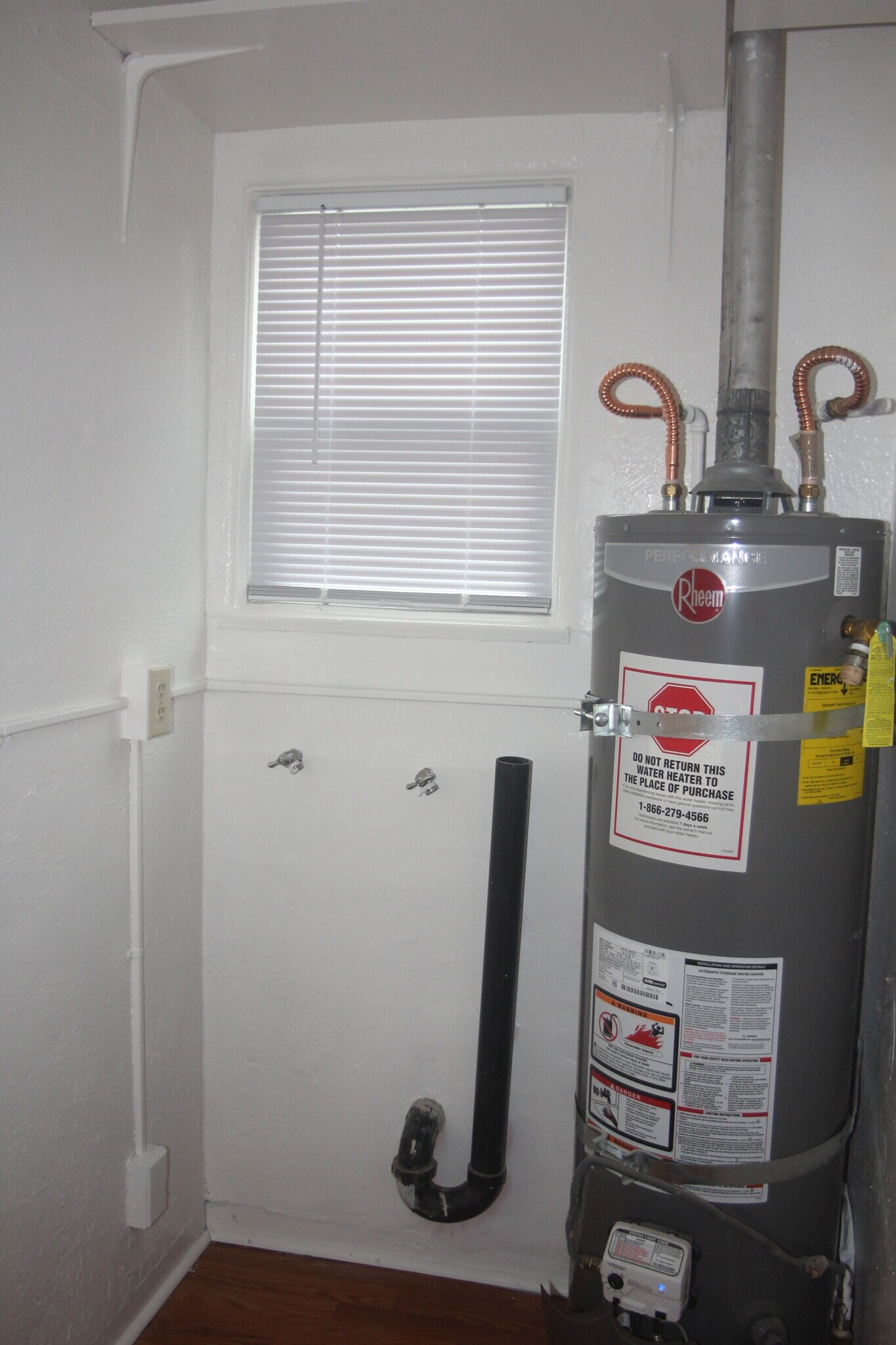 Building Photo - 911 S Marguerita Ave