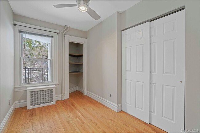 Building Photo - 206 New Broadway