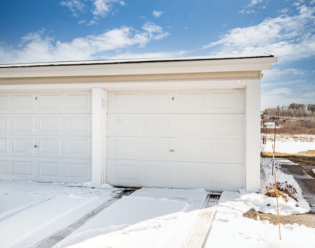 Building Photo - 415 Kelly Cir