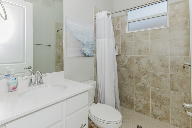 Building Photo - 6023 Diamonte Pl