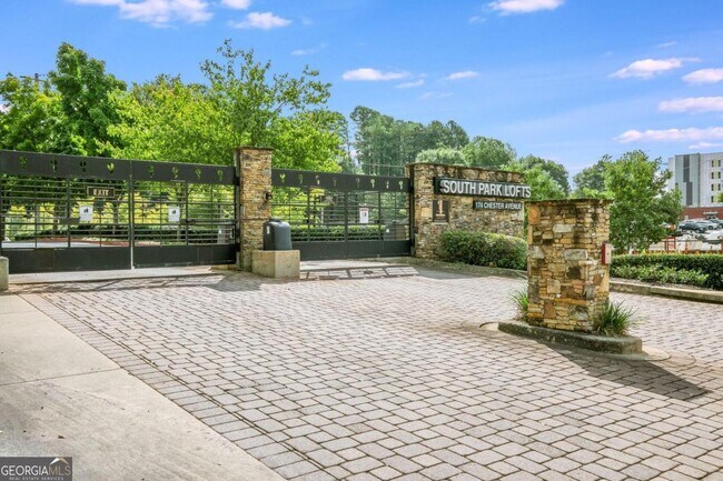 Building Photo - 174 Chester Ave SE