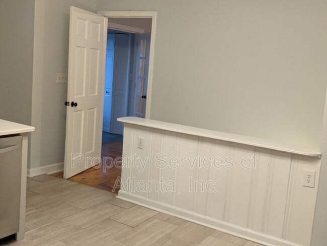 Building Photo - 2331 N Decatur Rd