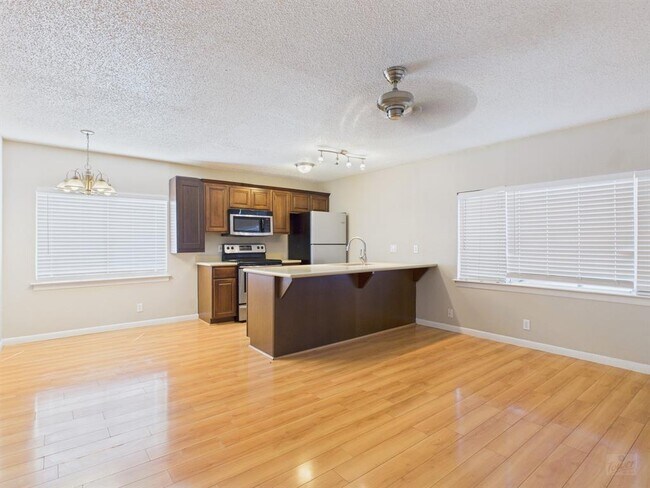 Building Photo - 2408 Longview St