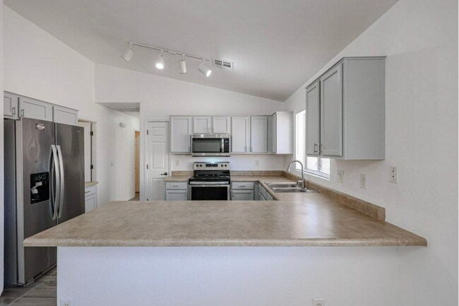 Building Photo - 4Bed/2Bath House in Buckeye! Move-In Ready on 06/04/2026!