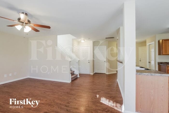 Building Photo - 216 Winding Canyon Dr