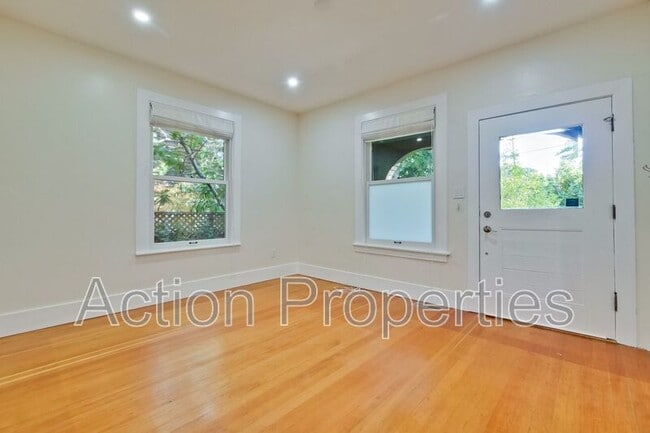 Building Photo - 315 Melville Ave