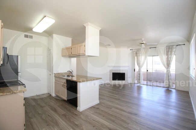 Building Photo - 16013 S Desert Foothills Pkwy