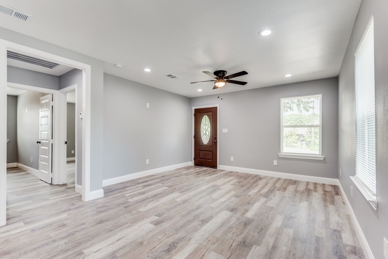 Building Photo - 9214 Metz Ave