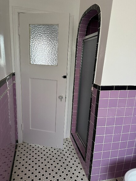 Building Photo - 3221 W 43rd Pl