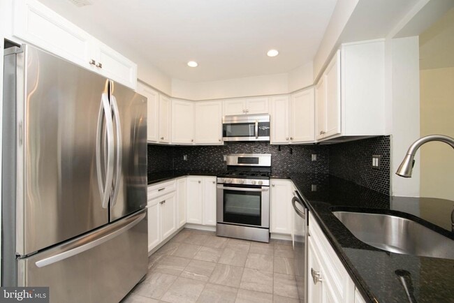 Building Photo - 178 Kettlebrook Dr